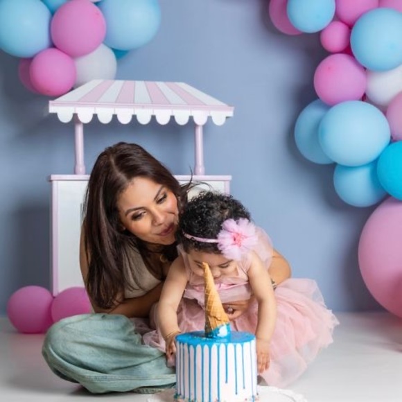 Meet your Posher, Salma - Picture 1 of 1